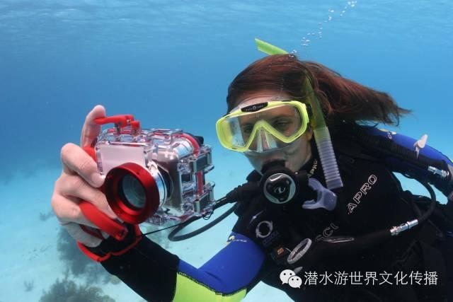 椰子鸡,椰味芬芳、汤清爽口
